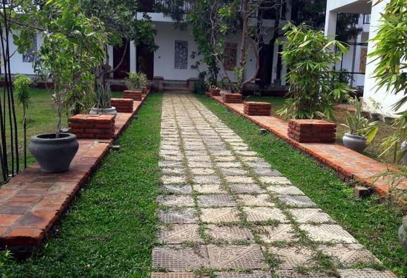 Отель Four Points Resort   Anuradhapura