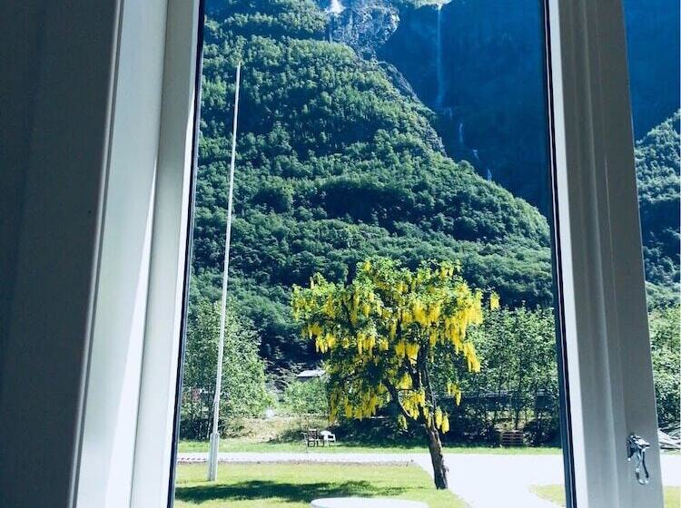 בית מלון כפרי Gudvangen Budget