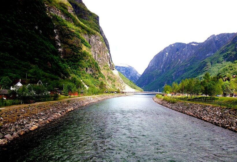בית מלון כפרי Gudvangen Budget