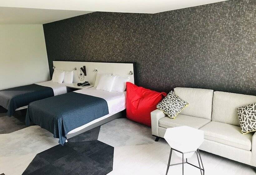 Hy Lo Hotel, Ascend Hotel Collection