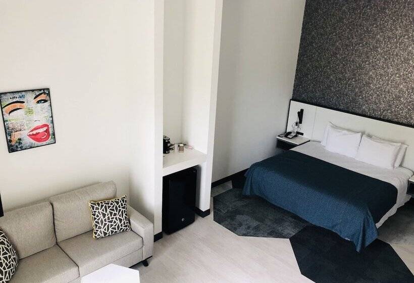 Hy Lo Hotel, Ascend Hotel Collection