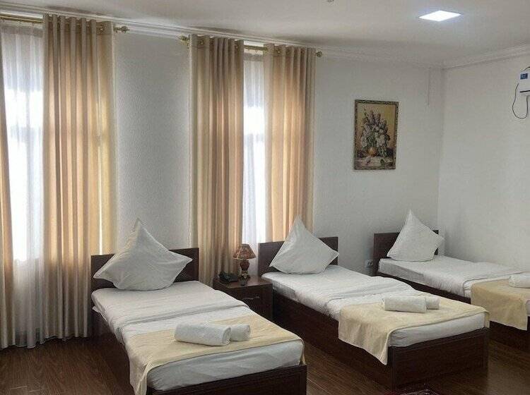 בית מלון כפרי Karakalpak Palace