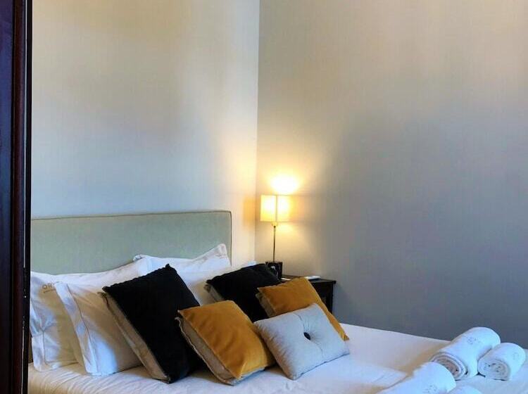 هتل Oryza Guest House& Suites