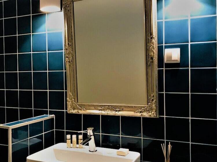 هتل Oryza Guest House& Suites