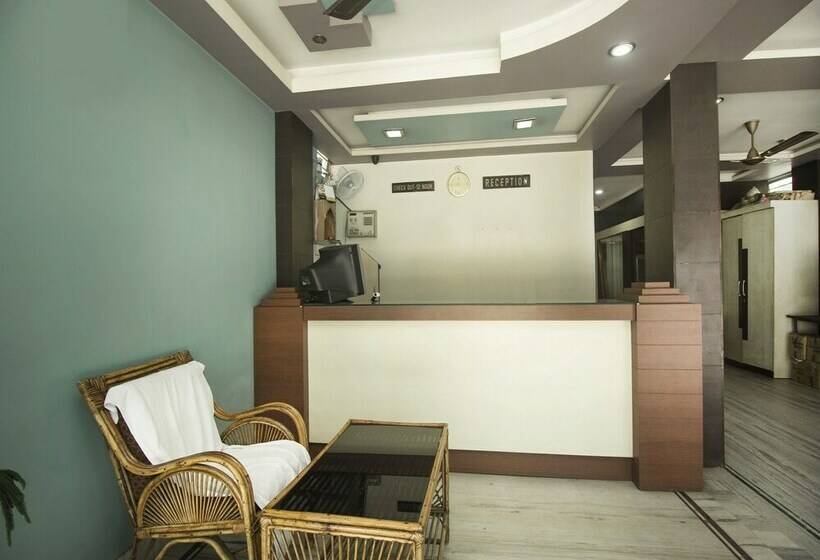 Отель Oyo 17216 Classic Lodge