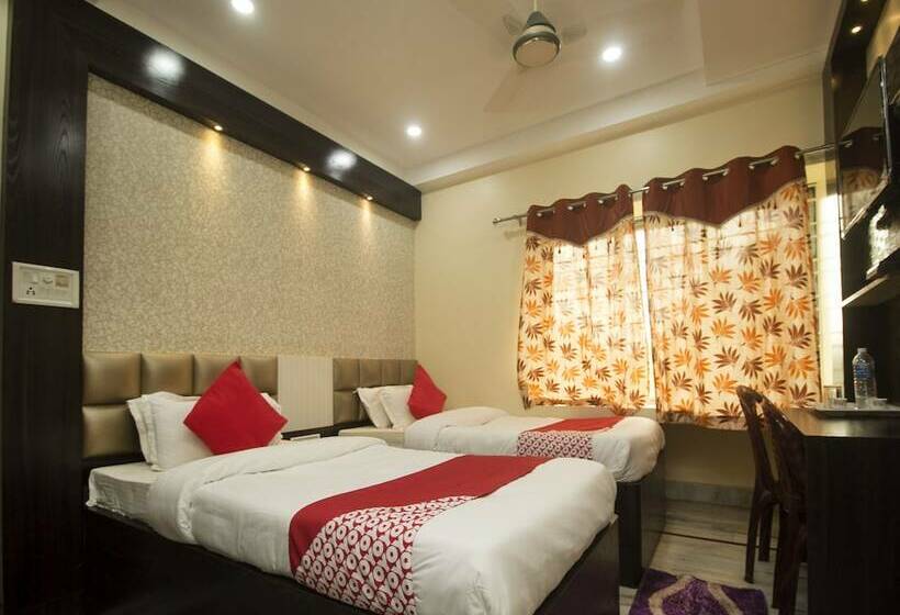 Отель Oyo 17216 Classic Lodge