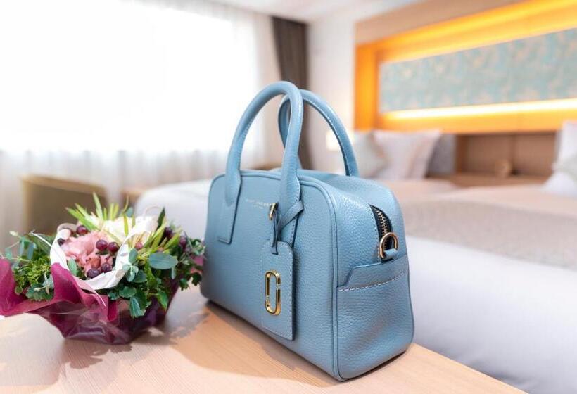 Kyoto Shijo Takakura Hotel Grandereverie