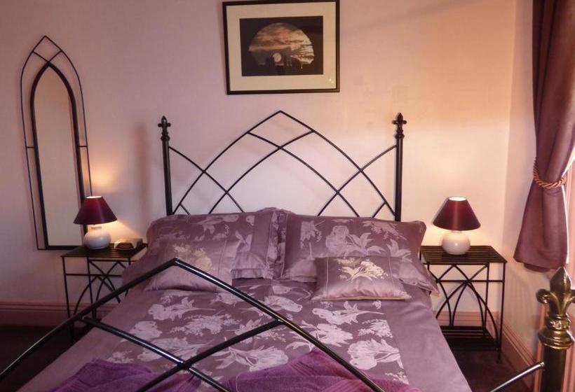 פנסיון Whitehaven Guest House