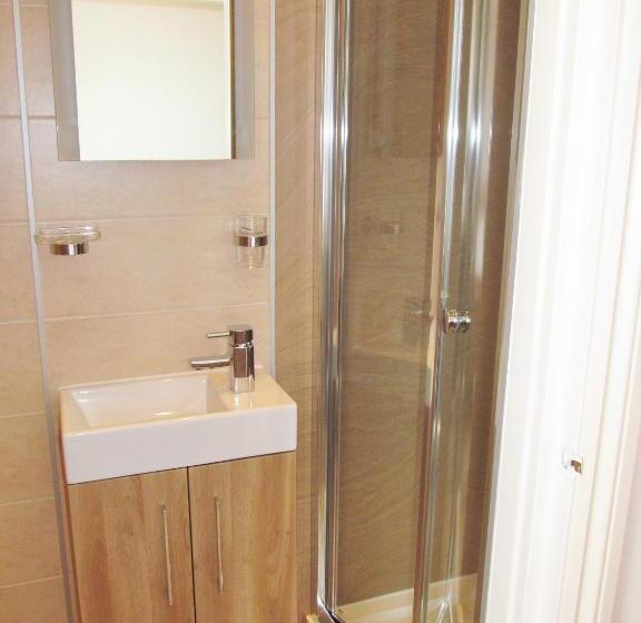 פנסיון Whitehaven Guest House