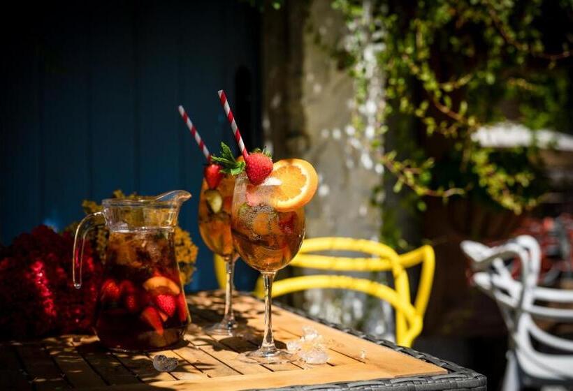 The White Swan Hotel Bar & Restaurant