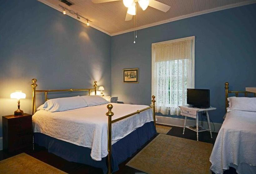 مبيت وإفطار 1872 Denham Inn