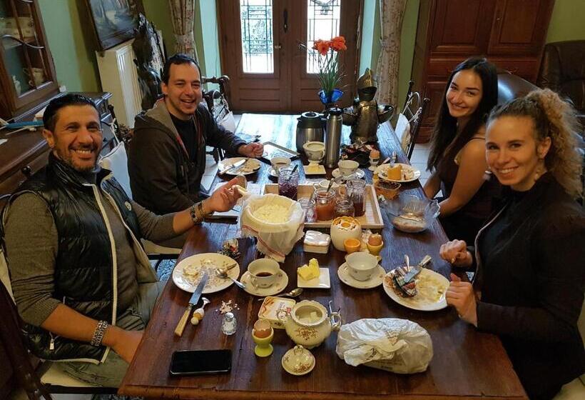 ベッドアンドブレックファースト Château Lambert Moulinsart Hotel, Shuttle Airport, Long Term Parking, Snooker, Large Terrasse, Dinne