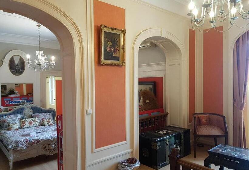 ベッドアンドブレックファースト Château Lambert Moulinsart Hotel, Shuttle Airport, Long Term Parking, Snooker, Large Terrasse, Dinne