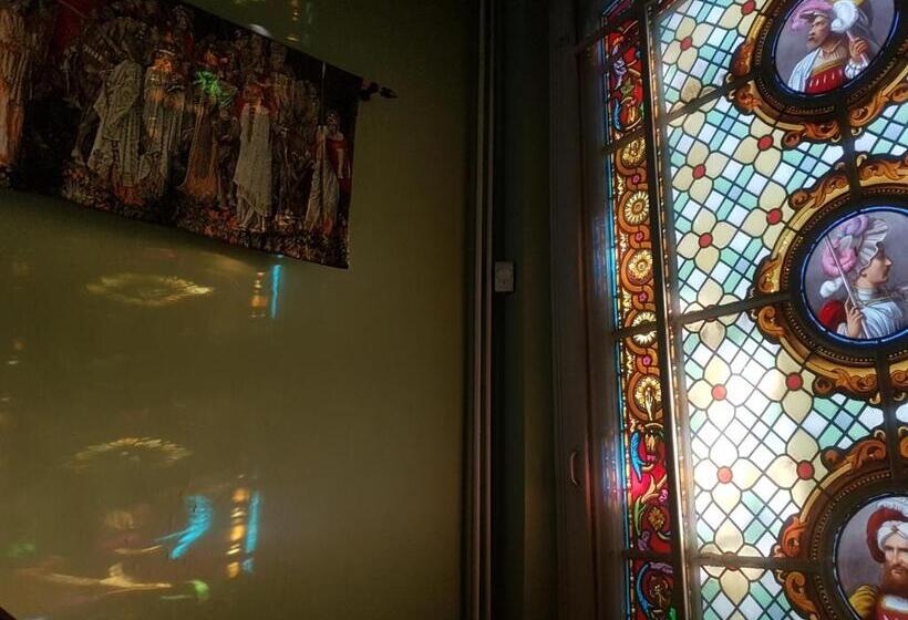 ベッドアンドブレックファースト Château Lambert Moulinsart Hotel, Shuttle Airport, Long Term Parking, Snooker, Large Terrasse, Dinne