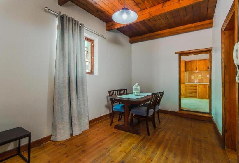 مبيت وإفطار Olive Tree Lodge