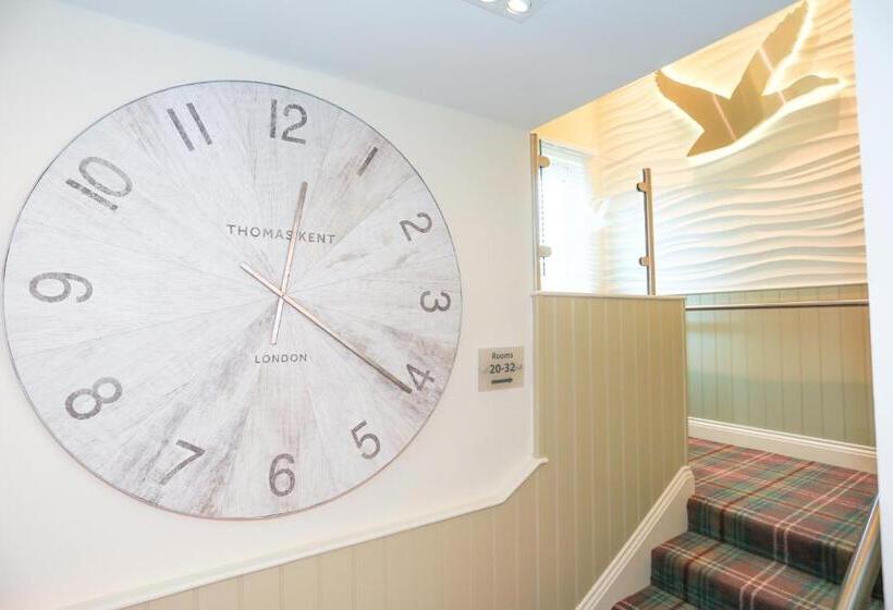 Duck Bay Hotel & Restaurant