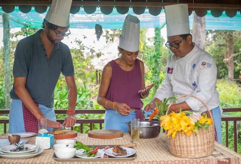 ホテル Bong Thom Forest Lodge