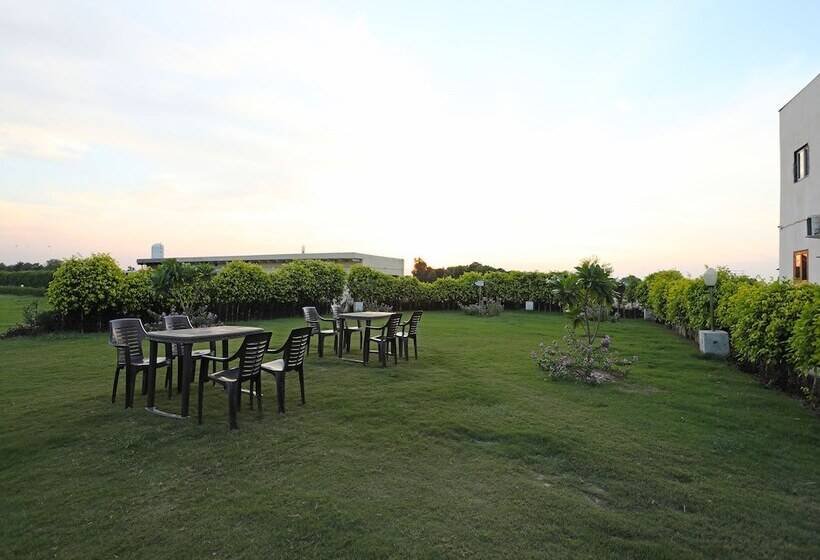 Oyo 17408 Scindia Resorts And Hotels