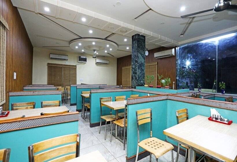 Oyo 17408 Scindia Resorts And Hotels