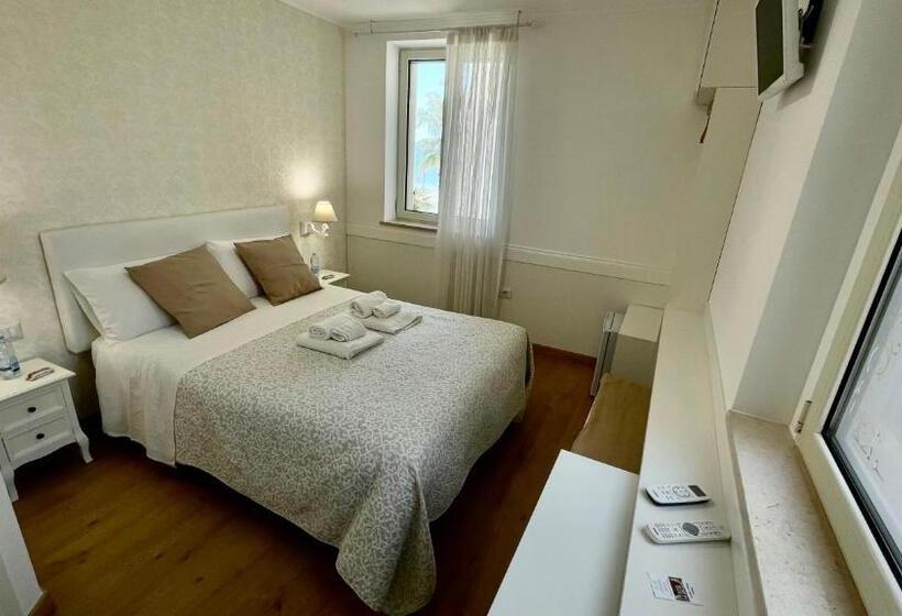 بنسيون Domus Bianca Lancia