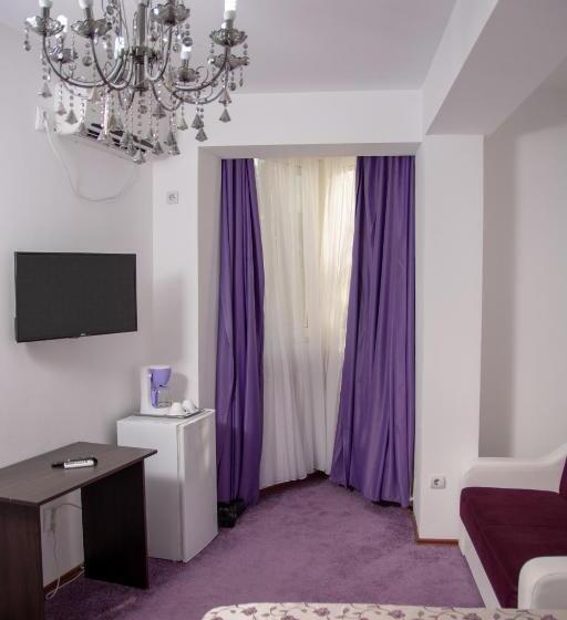 ペンション Iris Boutique