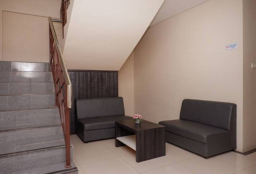 膳宿费 Reddoorz Near Java Supermall Semarang