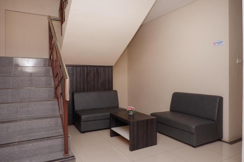 膳宿费 Reddoorz Near Java Supermall Semarang