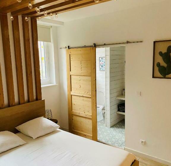 Suite 24
