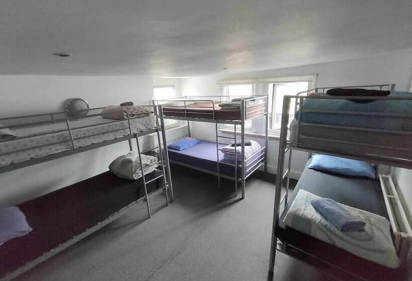 هاستل Plymouth Backpackers