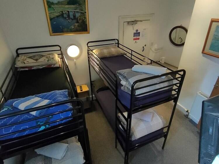 هاستل Plymouth Backpackers