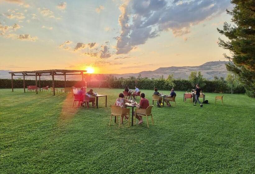 Отель Agriturismo Essentia Dimora Rurale