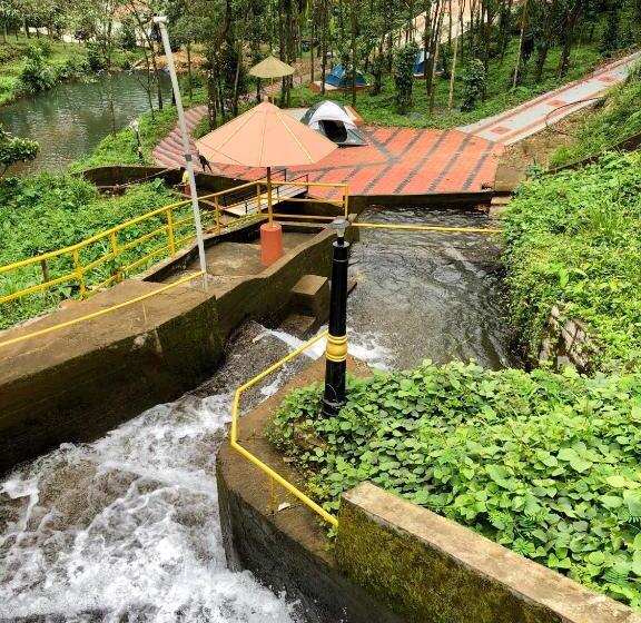 Отель Nutmeg Valley