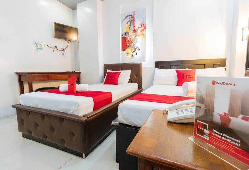 هتل Reddoorz Plus @ Tayuman Manila