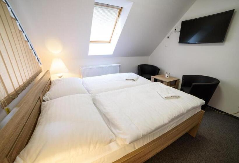 Motorest Pension U Hrachů,s.r.o