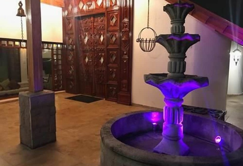 پانسیون Hostal Dulce Hogar