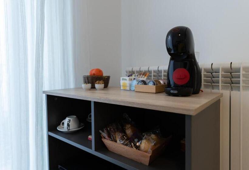 پانسیون Hostal Puente De Hierro