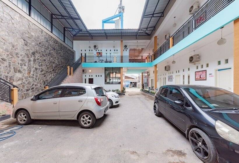 膳宿费 Reddoorz Near Kejaksan Station Cirebon