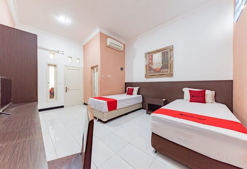 膳宿费 Reddoorz Near Kejaksan Station Cirebon