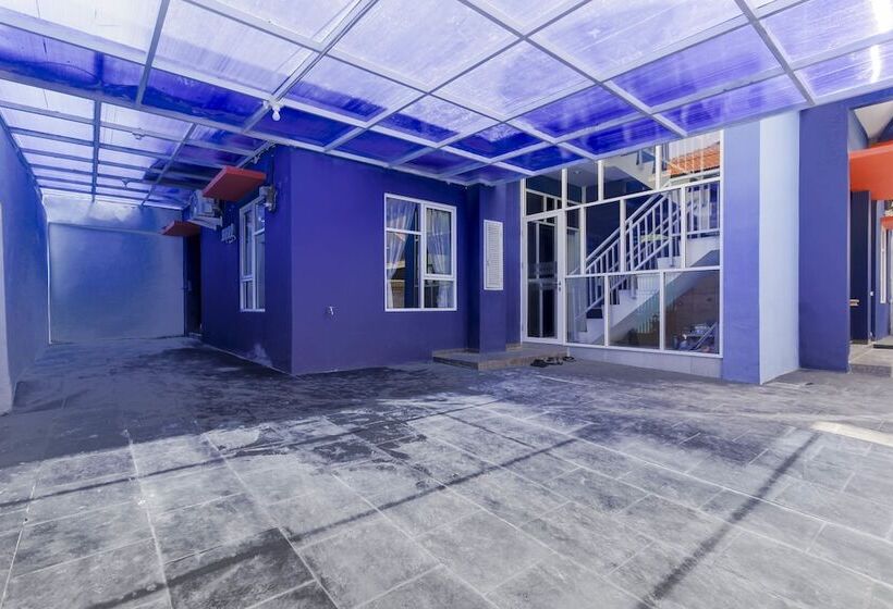 Пансион Reddoorz Syariah Near Metropolitan Mall Bekasi