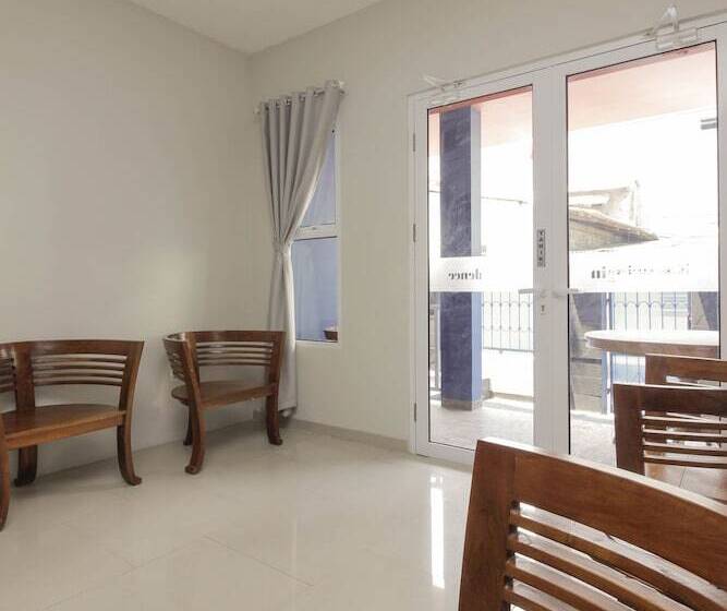 ペンション Reddoorz Syariah Near Metropolitan Mall Bekasi