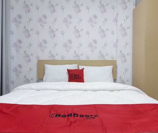 ペンション Reddoorz Syariah Near Metropolitan Mall Bekasi