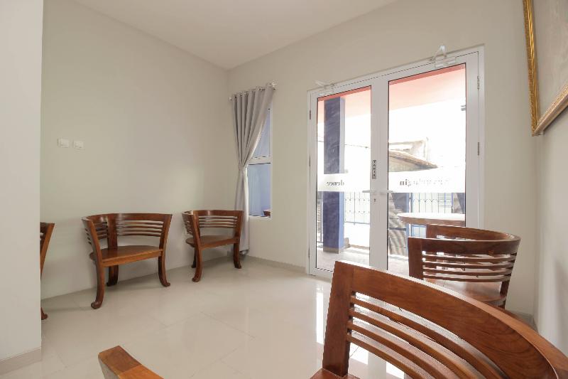 Пансион Reddoorz Syariah Near Metropolitan Mall Bekasi