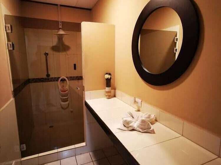 Toucan Hostel