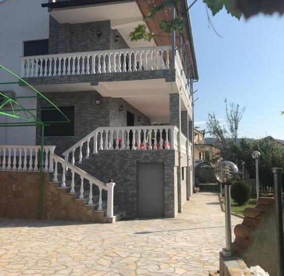 צימר Guest House Xhuljon
