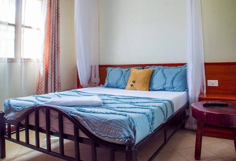 هتل Alvers Mukono