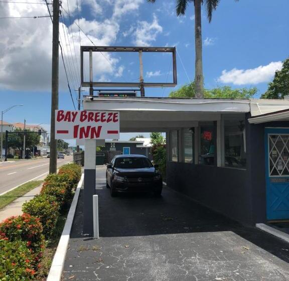 ホテル Bay Breeze Inn Bradenton Downtown