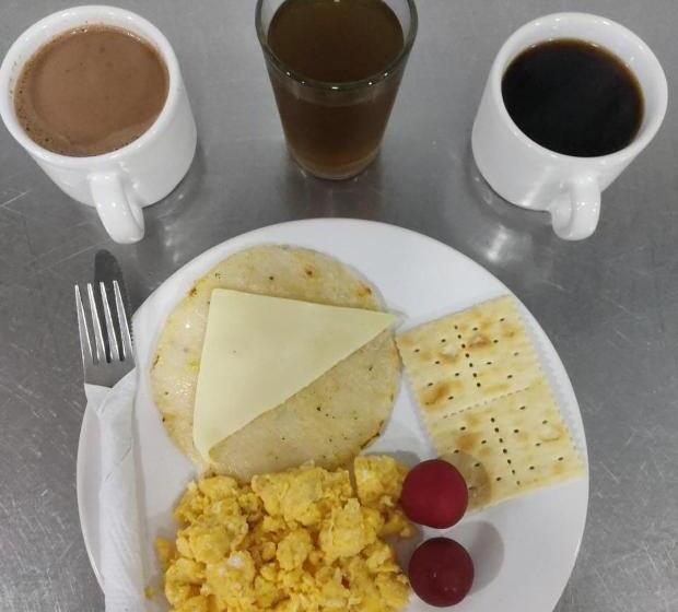 ホテル Bicentenario Rionegro