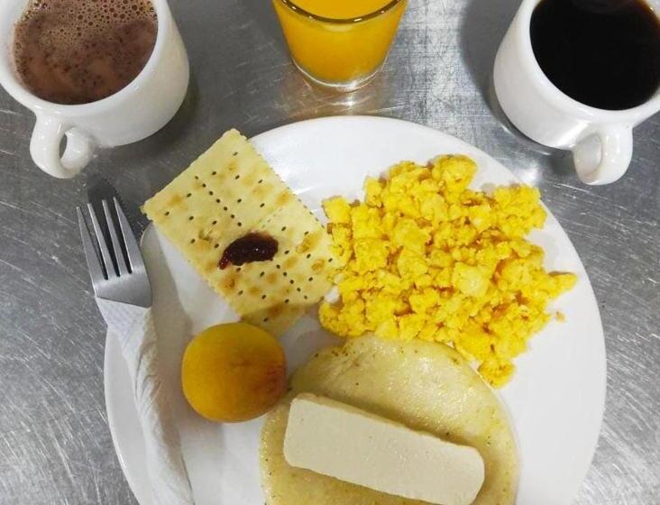 ホテル Bicentenario Rionegro