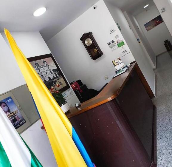 ホテル Bicentenario Rionegro