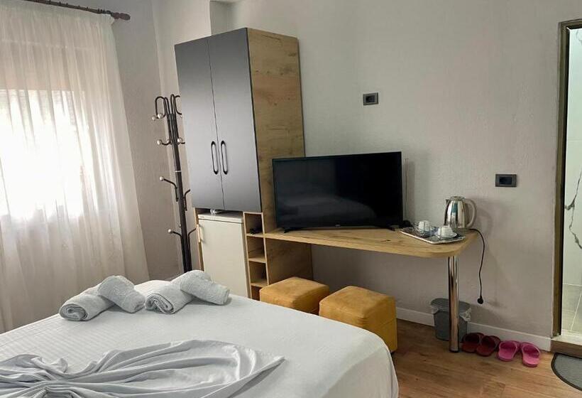 بنسيون Central Room Private Entry And Bathroom